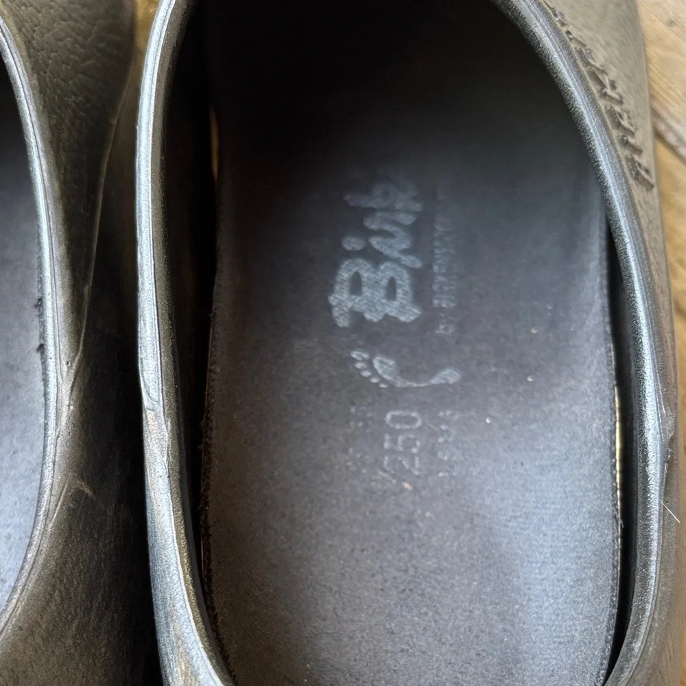 Birkenstock Textured Black Slip-On Clogs 39N L8M6 - Picture 6 of 11